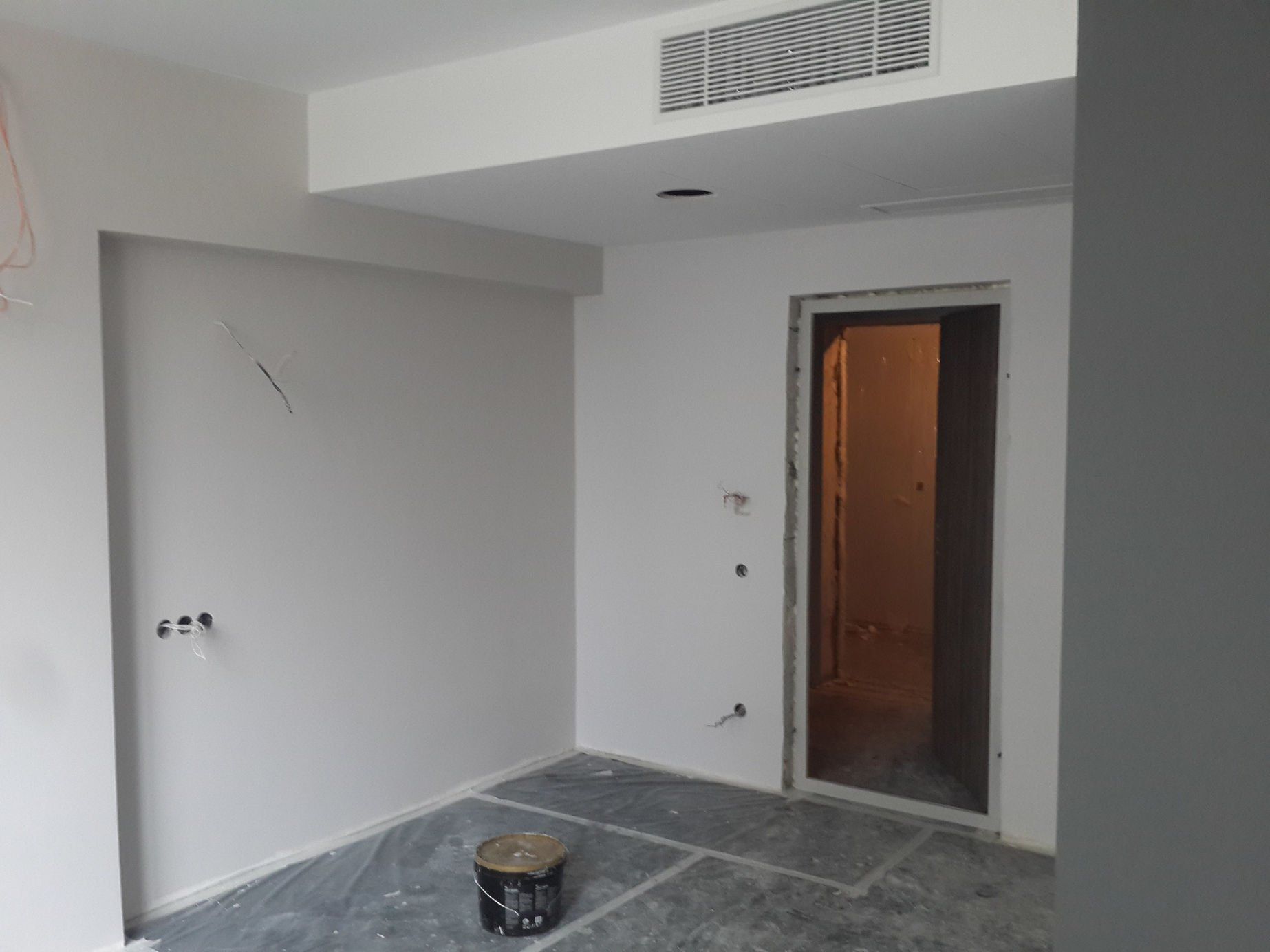 Покраска стен отеля