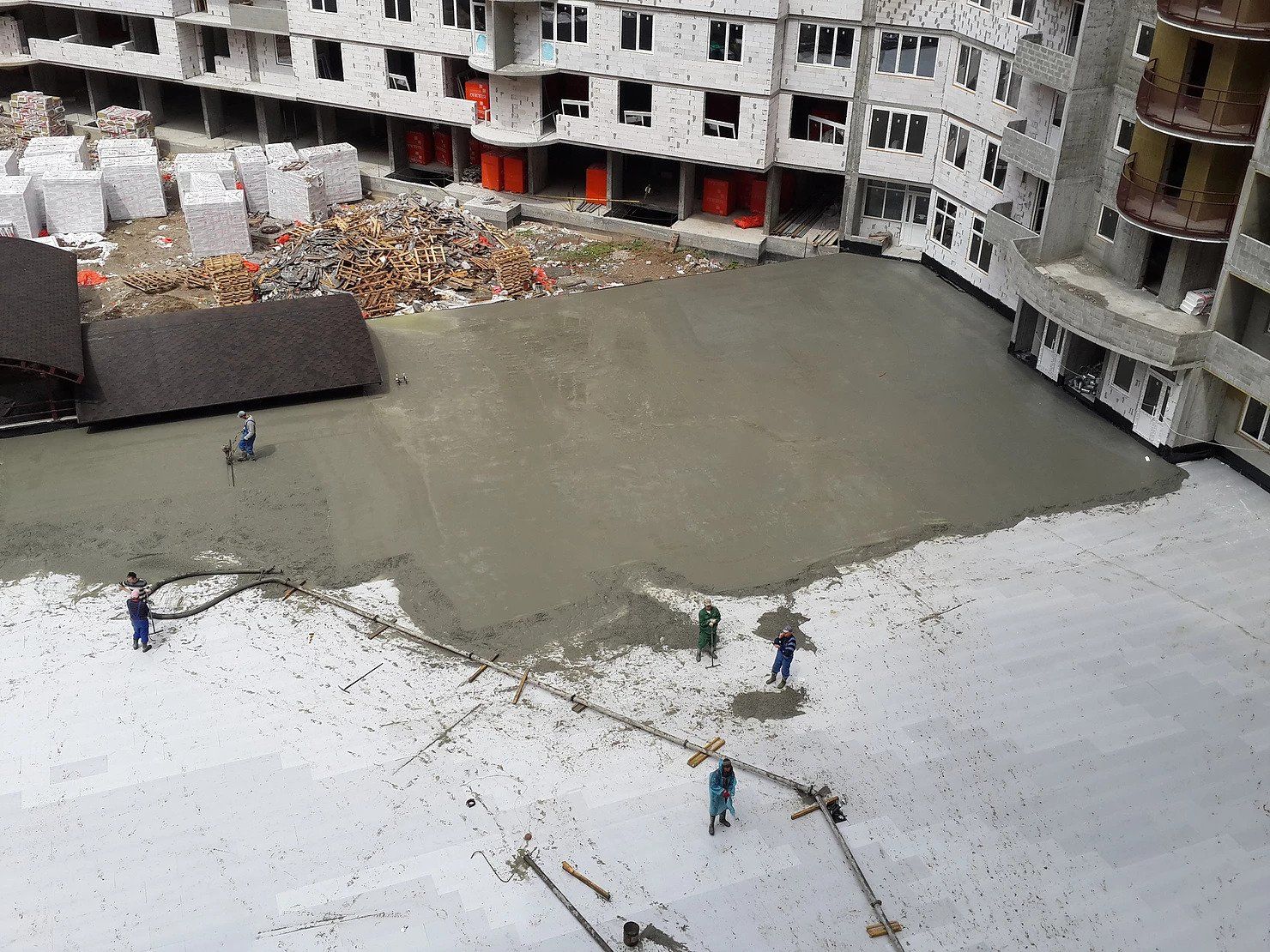 Бетонная стяжка кровли паркинга