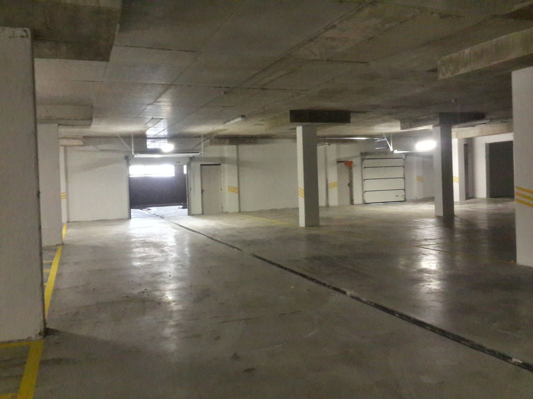 Паркинг по ул. Ломоносова, бетонный пол