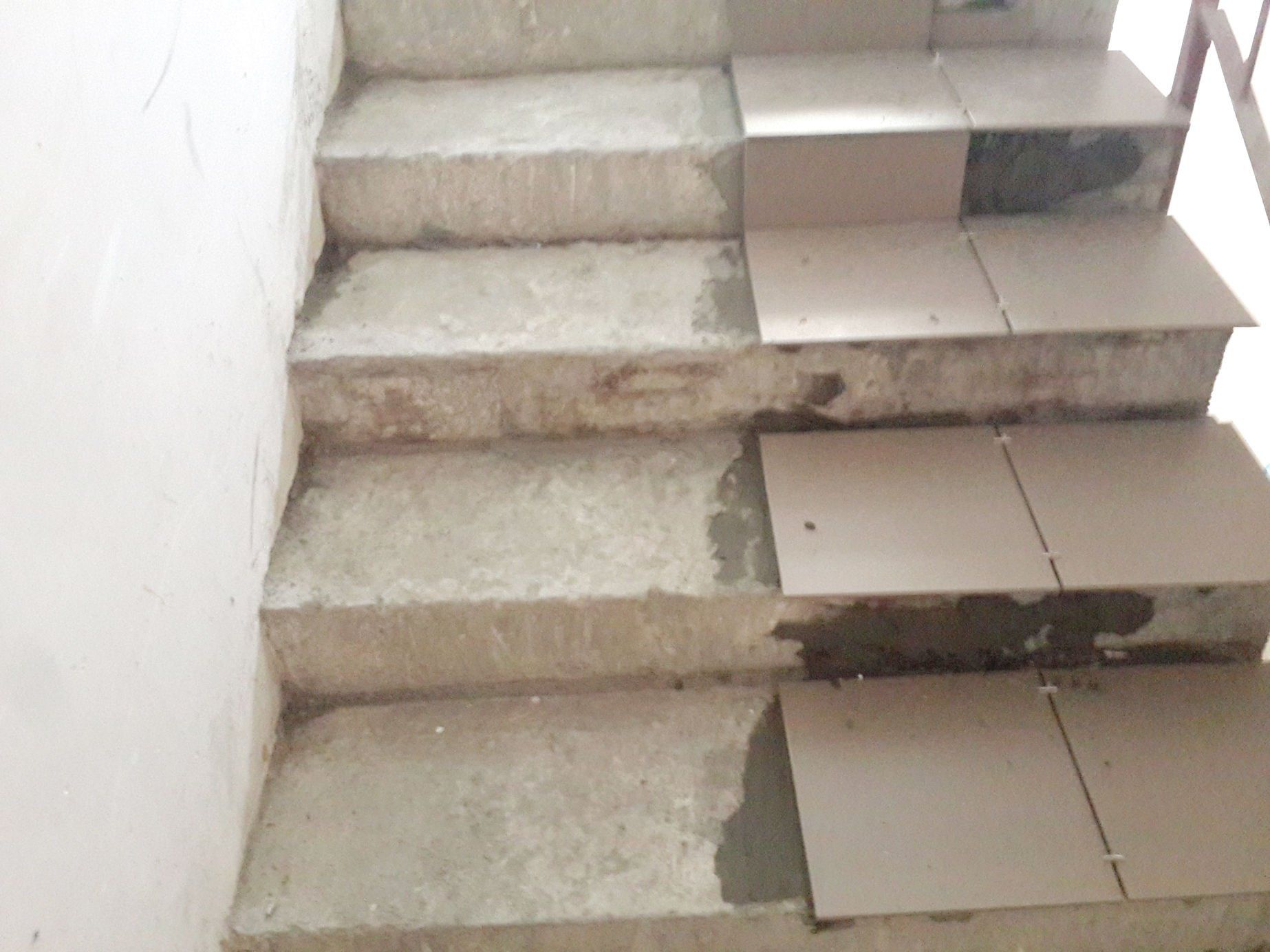 Укладка плитки на этажах