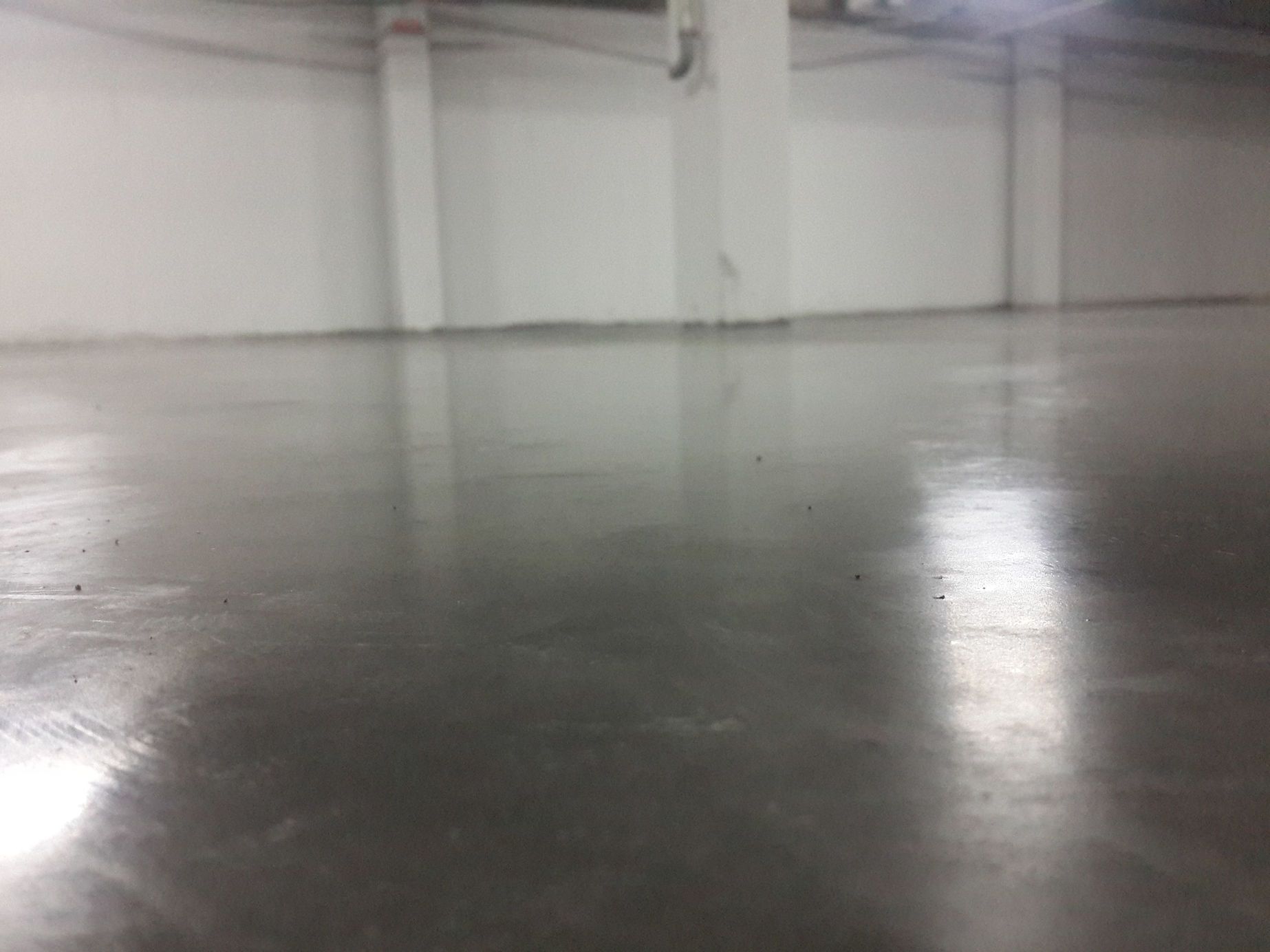 Лакировка пола паркинга
