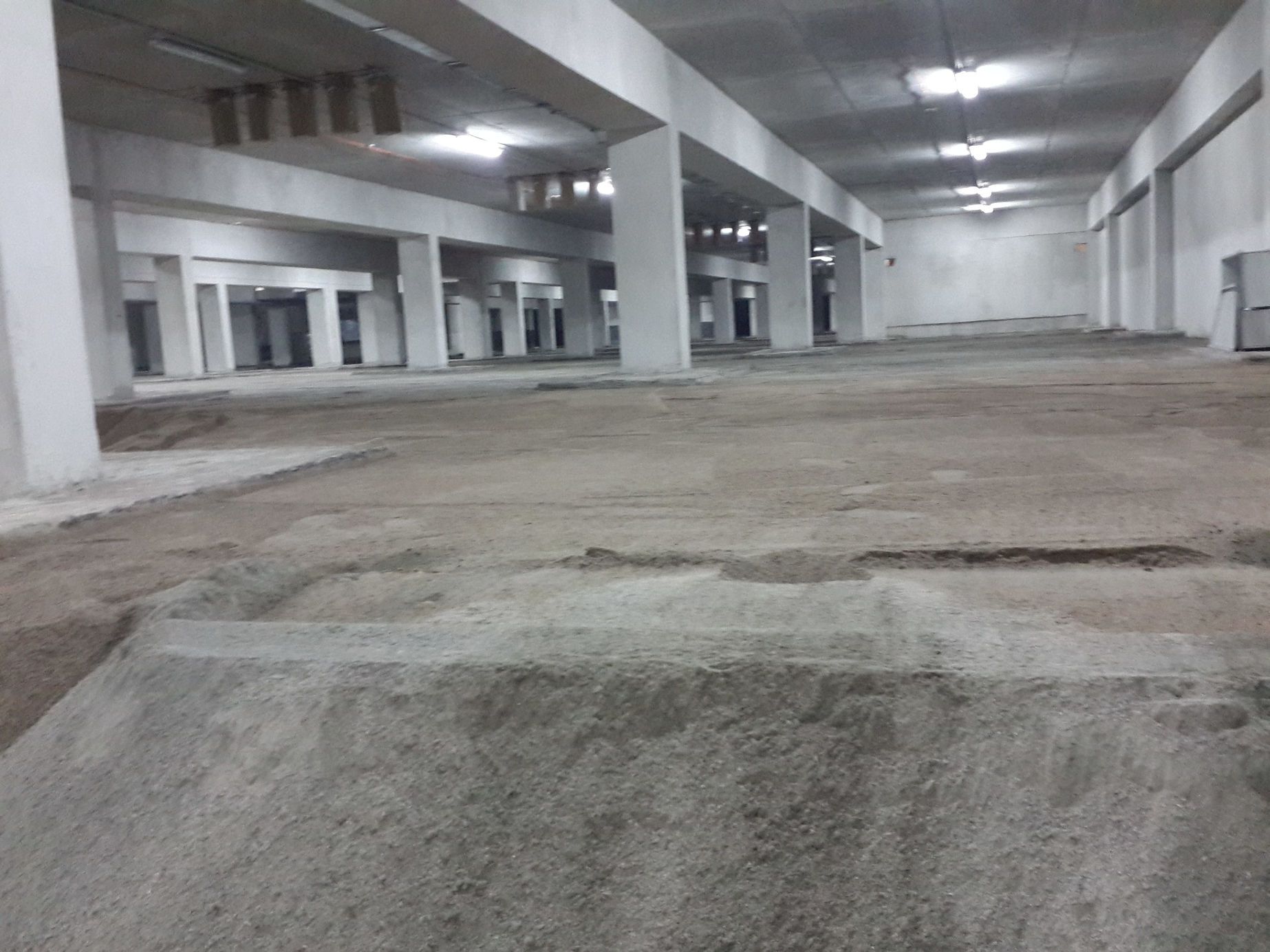 Паркинг по ул. Композитора Мейтуса, бетонные полы