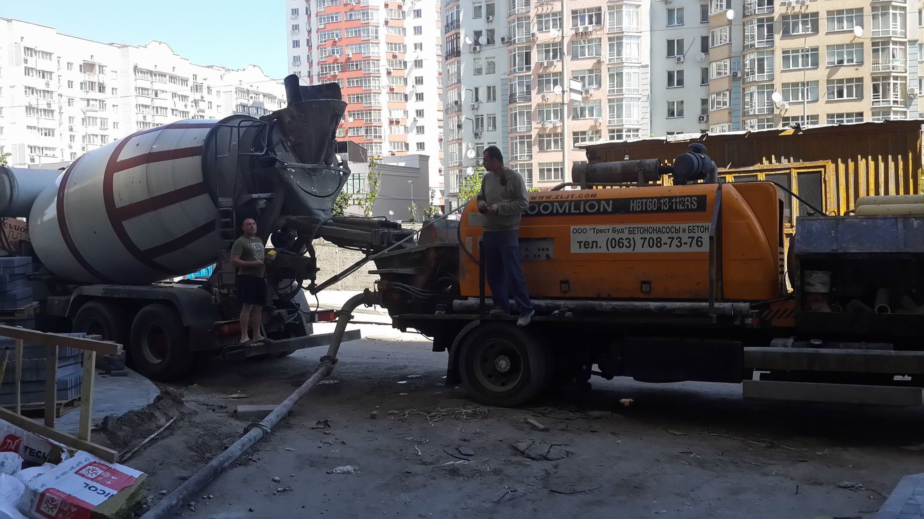 Паркинг по ул. Конева, бетонные полы