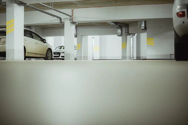 Паркинг по ул. Композитора Мейтуса, бетонные полы