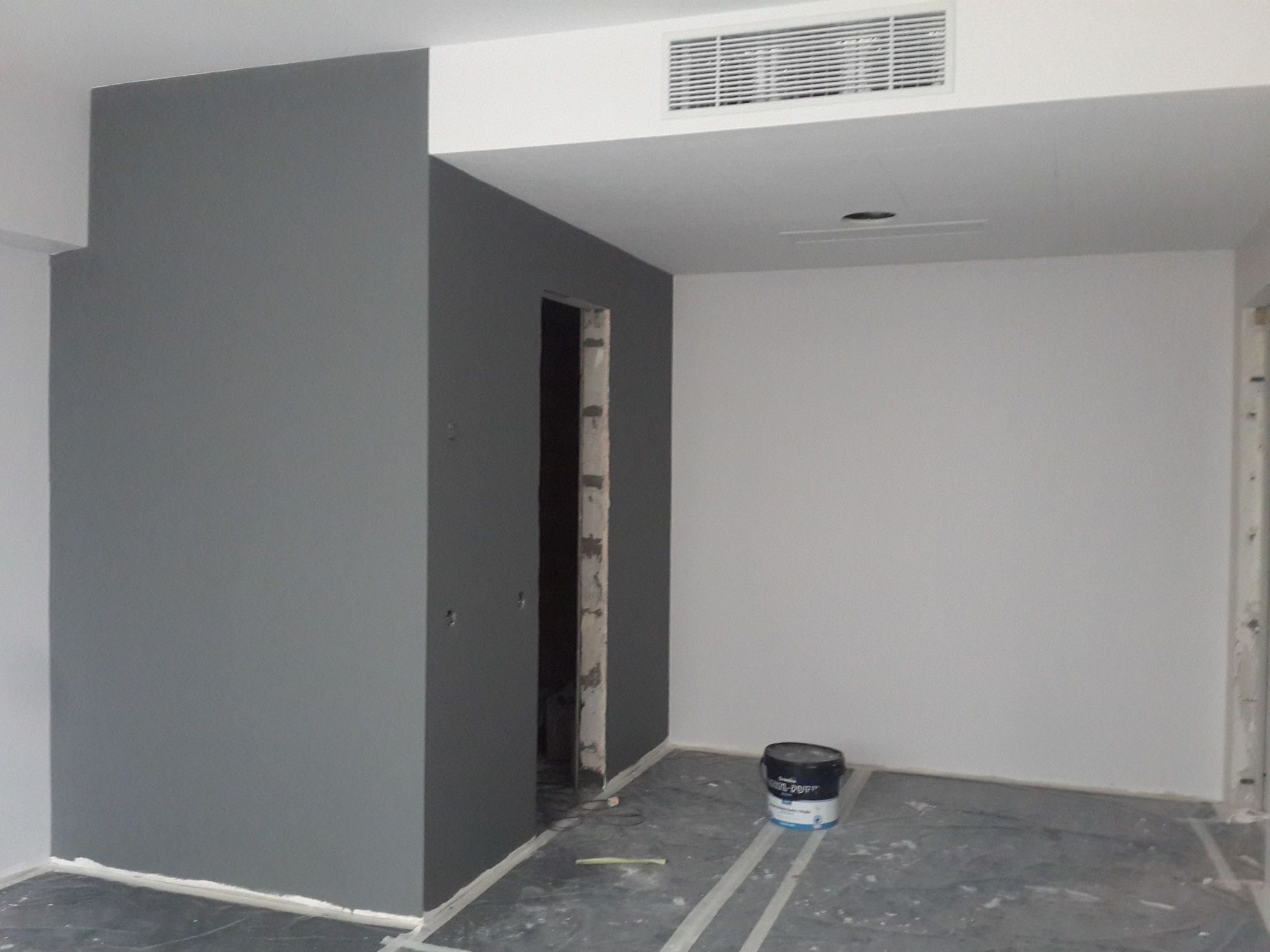 Покраска стен отеля