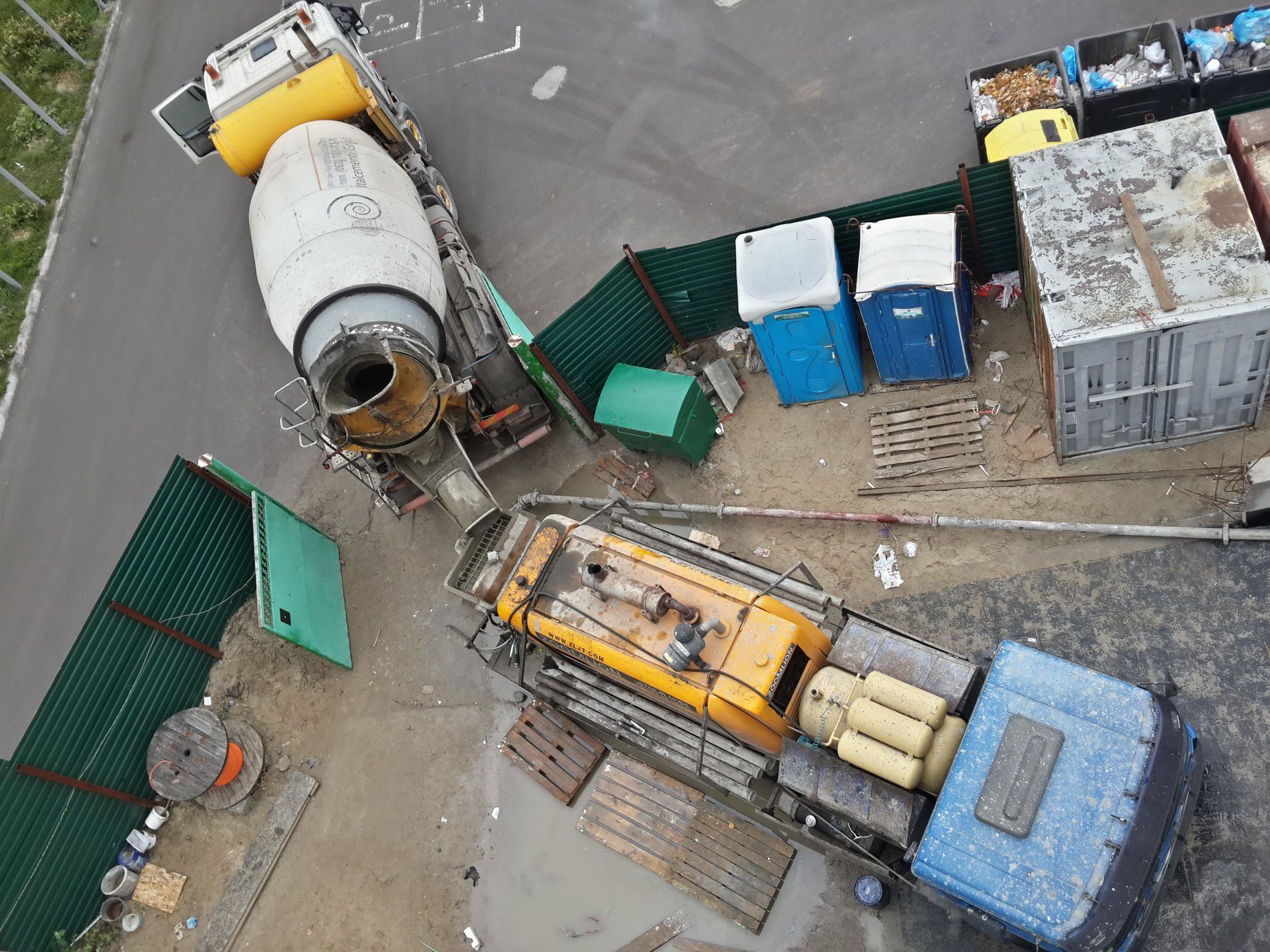 Обустройство верхнего паркинга, бетонные полы