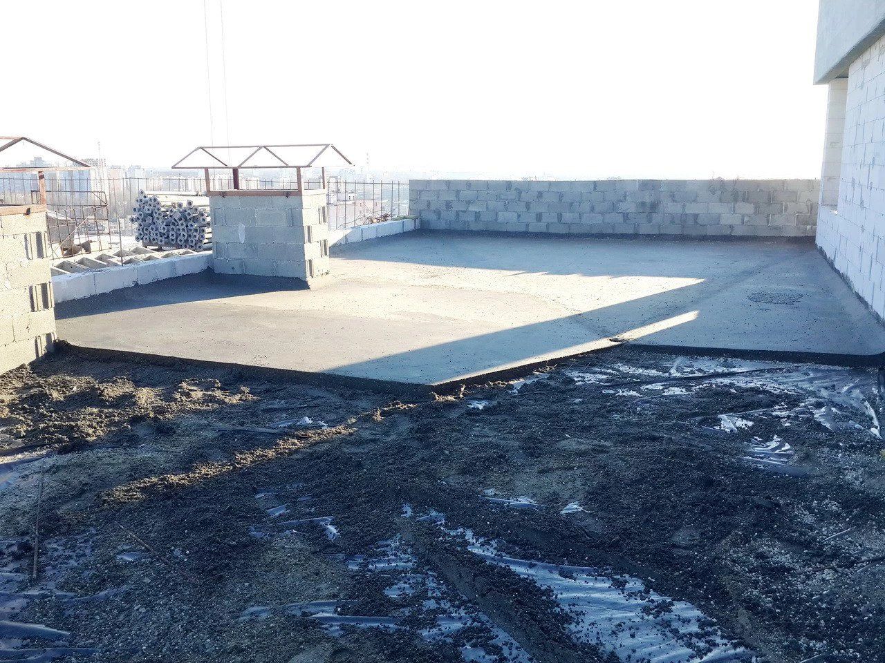 Крыша многоэтажного дома