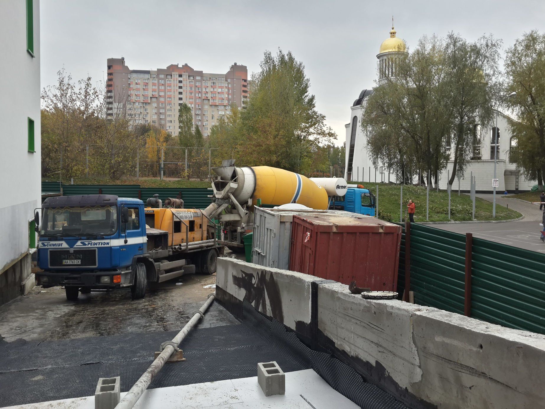 Обустройство верхнего паркинга, бетонные полы