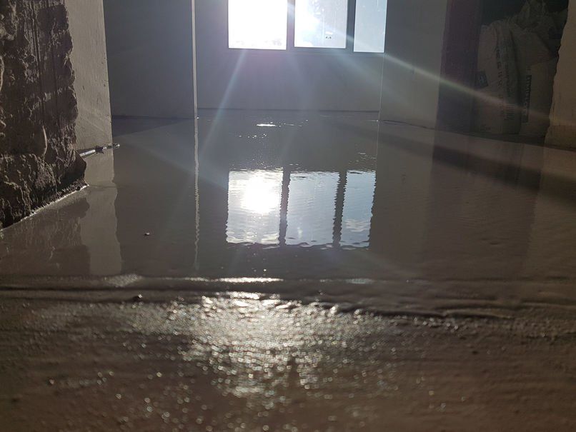 Самовыравнивающийся пол