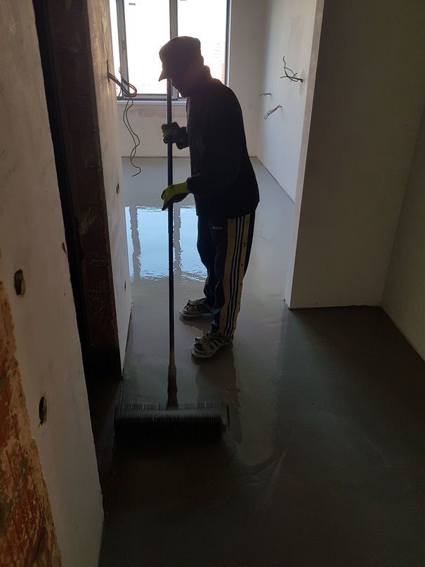 Самовыравнивающийся пол