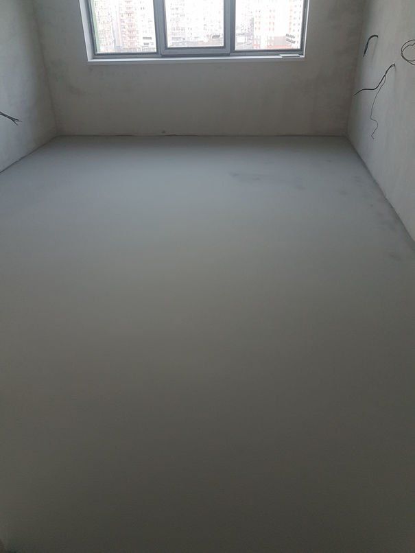 Самовыравнивающийся пол