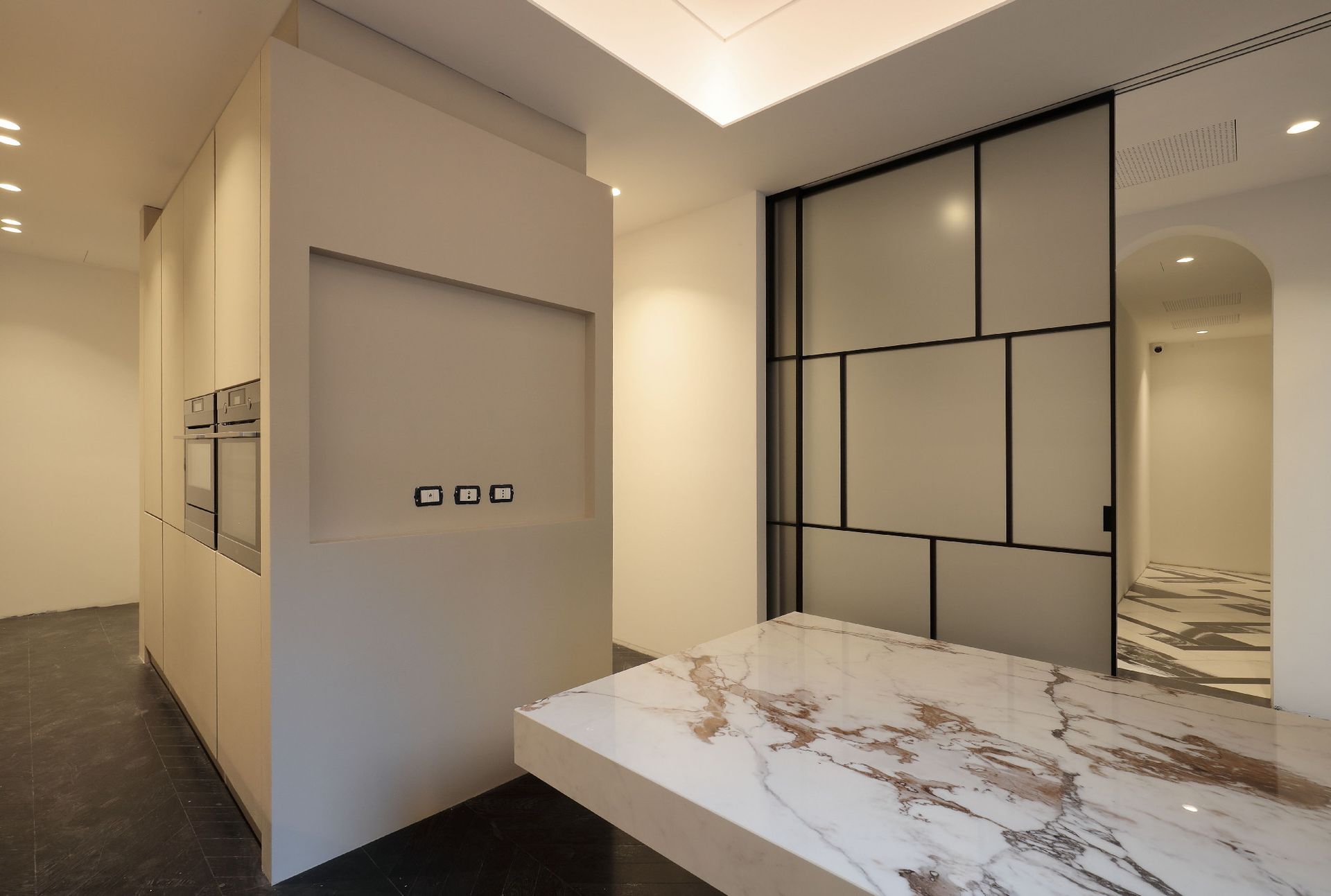 Cucina finiture in pietra ArtéNworK Desio e Milano