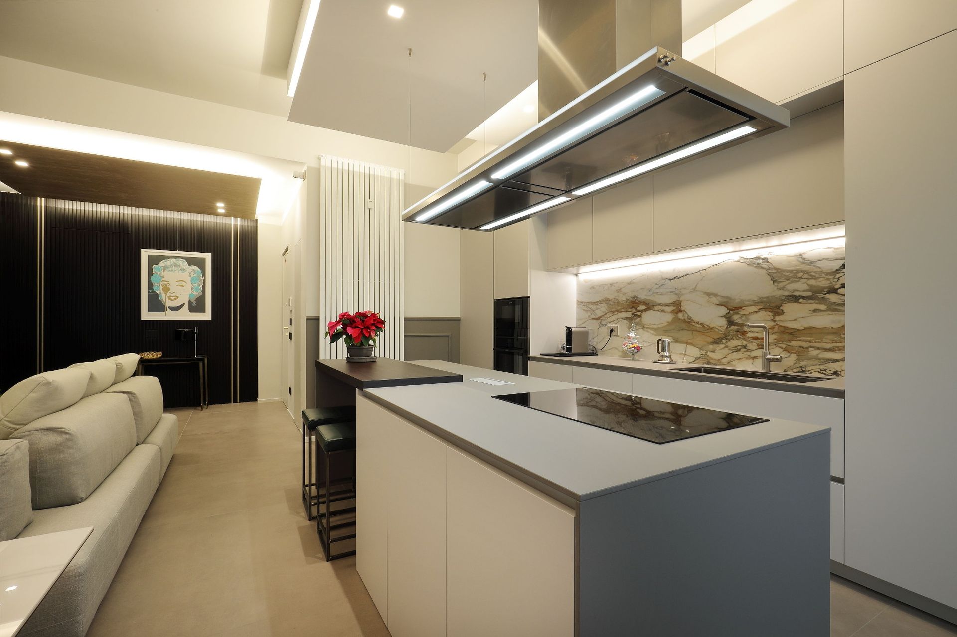 cucina con Isola ristrutturazione ArtéNworK Desio e Milano