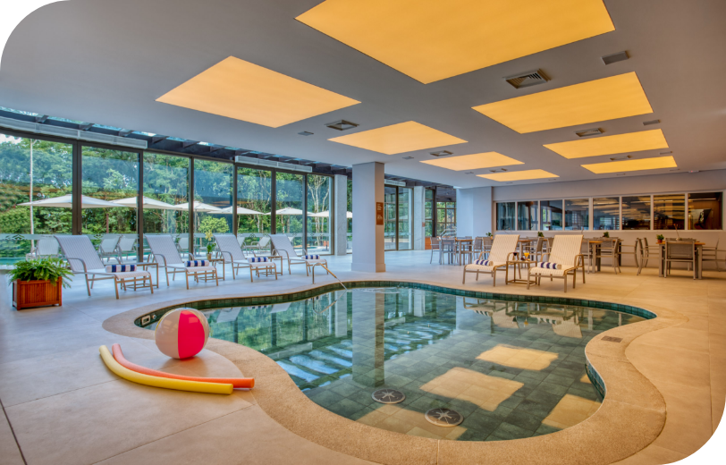 Piscina com águas termais em Gramado - Wyndham Gramado termas