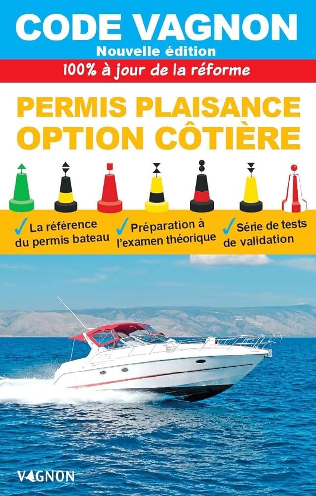 Un bateau blanc flotte au-dessus d’un plan d’eau.