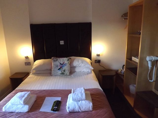 Hotel Room with en-suite rand King size bed at the Inn On The Loch  Crocketford near Dumfries