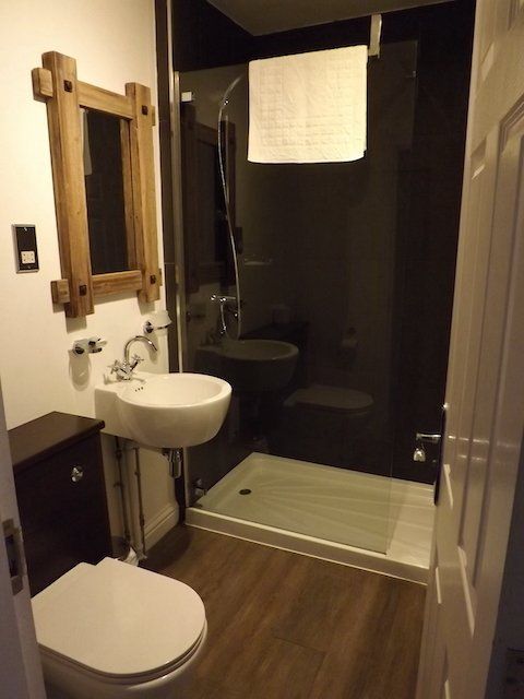 Hotel Room with en-suite rand King size bed at the Inn On The Loch  Crocketford near Dumfries