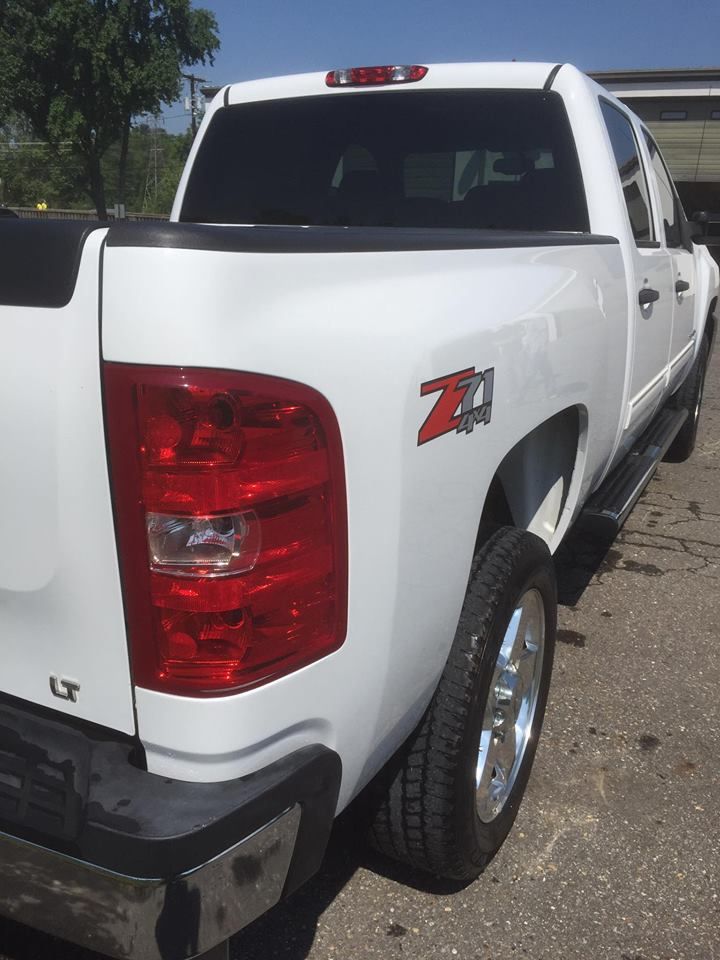 White Chevy Silverado pickup truck with a Z71 decal.