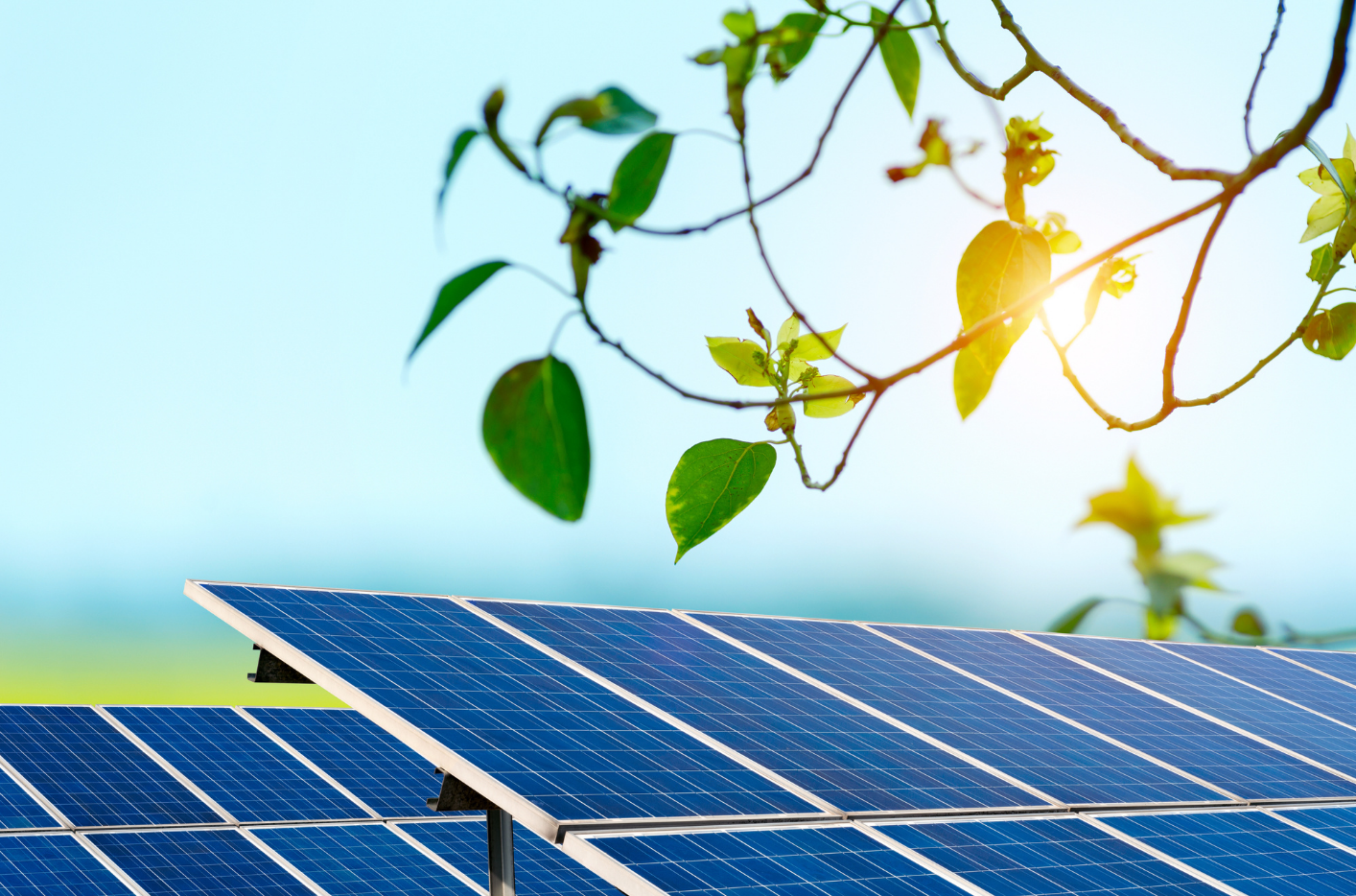 A photo of solar panels being installed in Mannum, SA.
