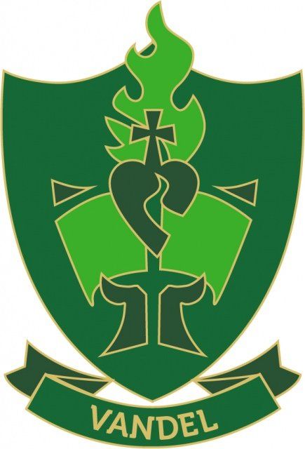 A green shield with the word vandel on it