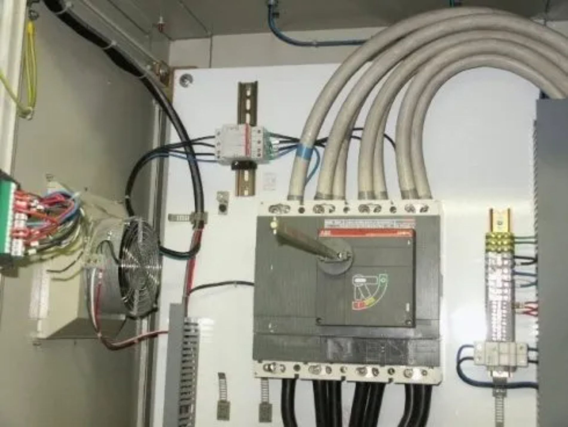 progettazione quadri elettrici