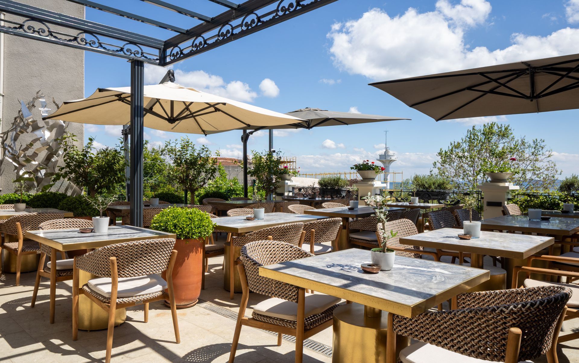 Mula Hotel, Restoran