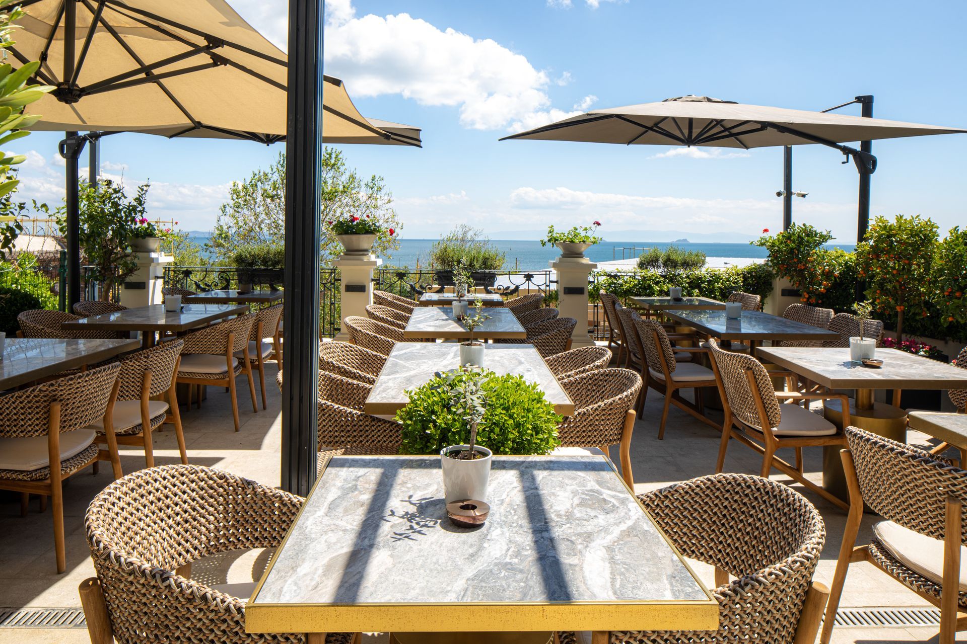 Mula Hotel, Restoran