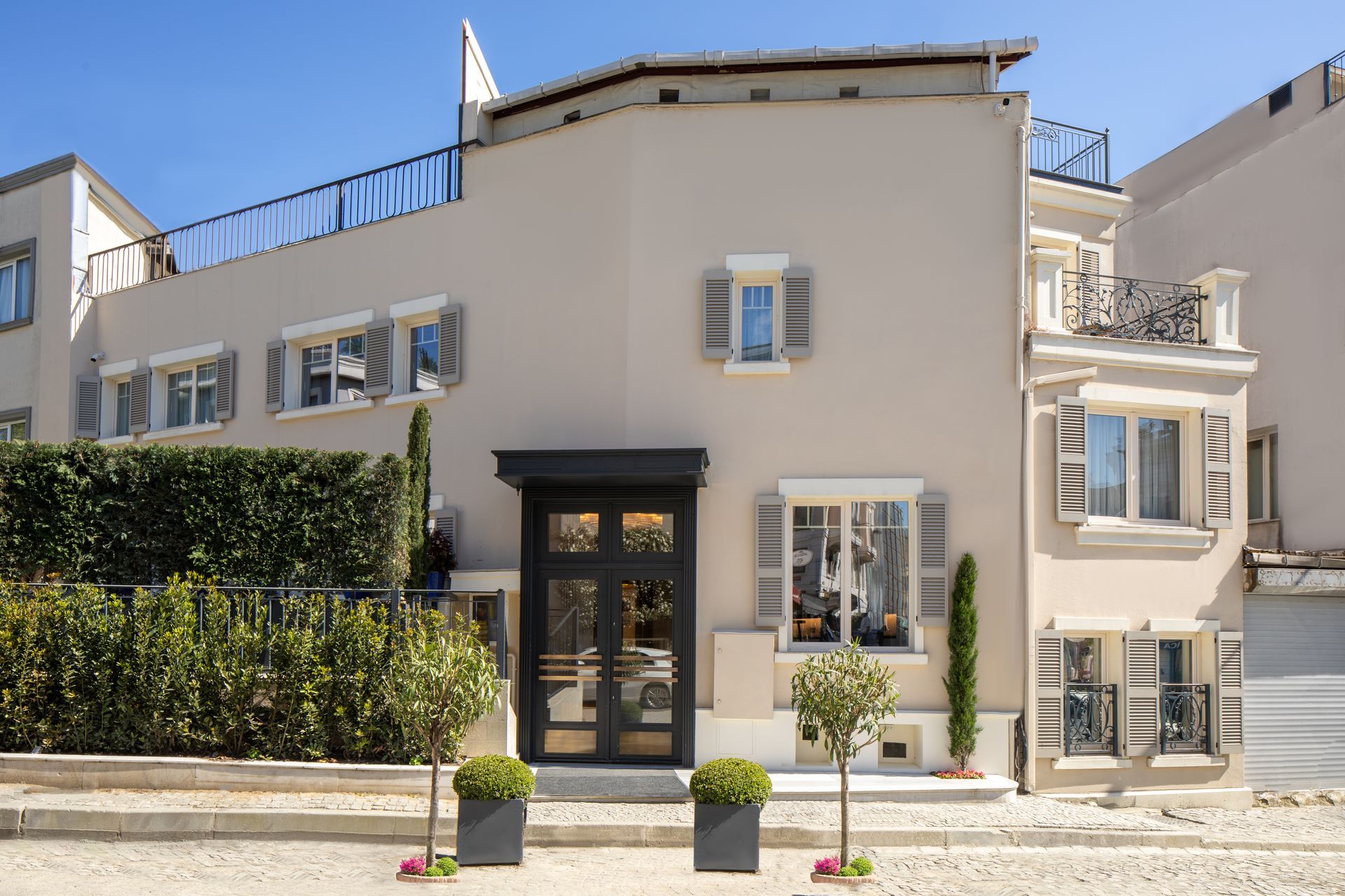 Mula Hotel, Restoran