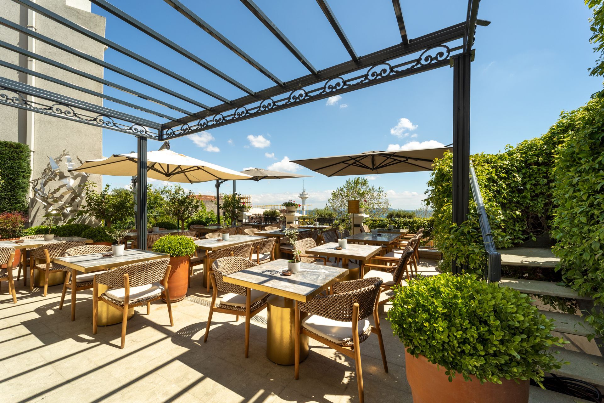 Mula Hotel, Restoran