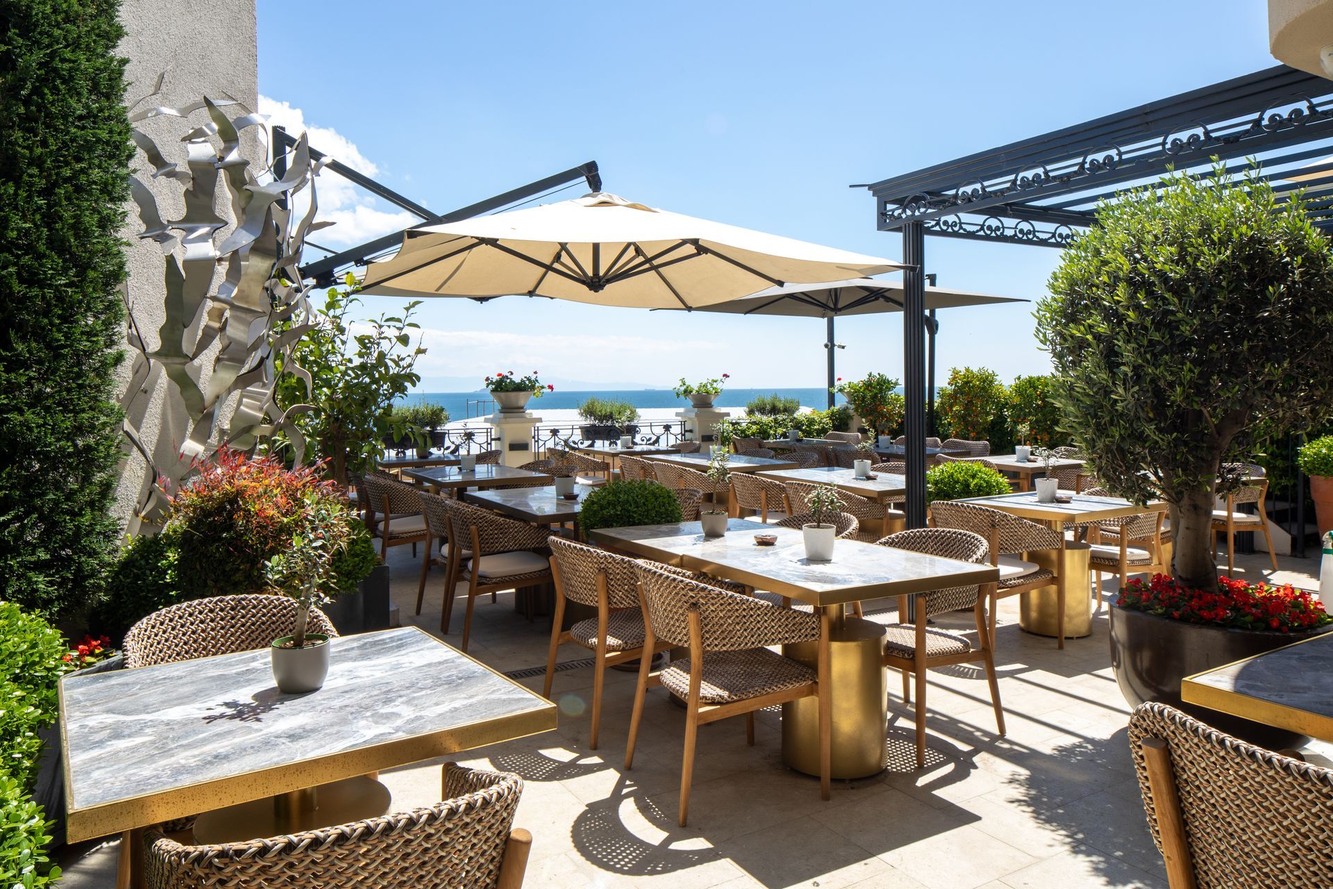 Mula Hotel, Restoran