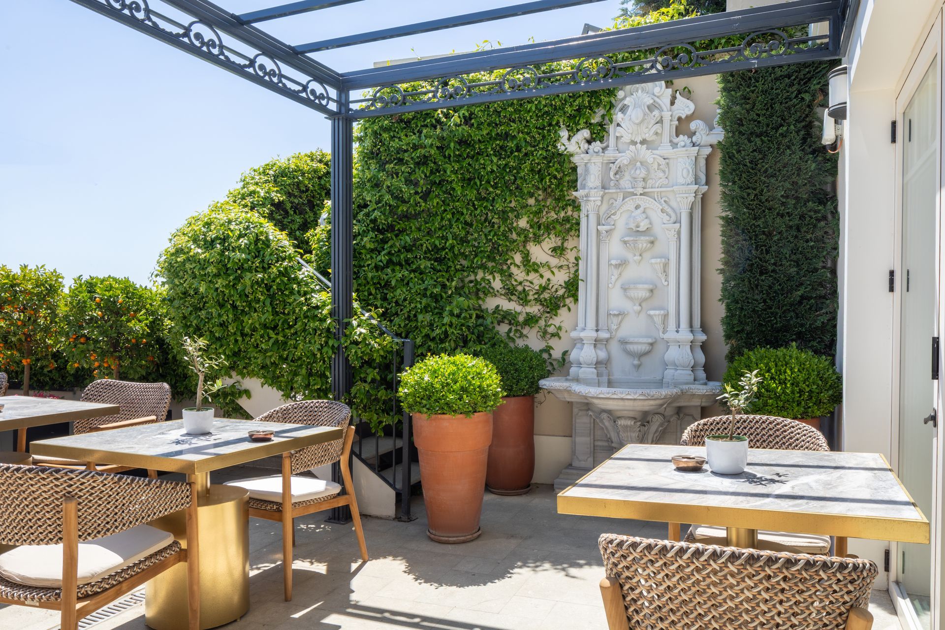 Mula Hotel, Restoran