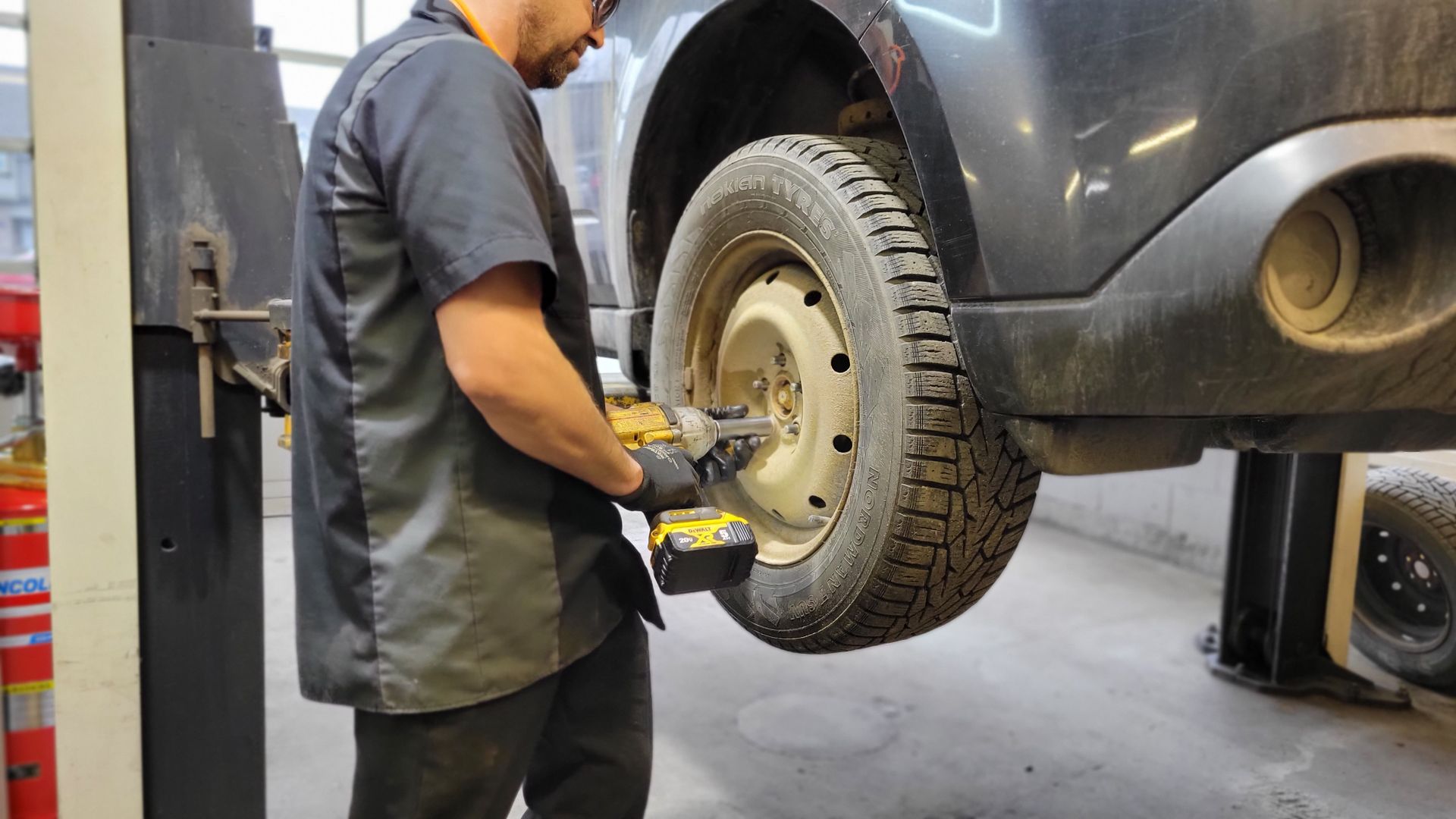 Lakeshore Automotive Join Our Team!