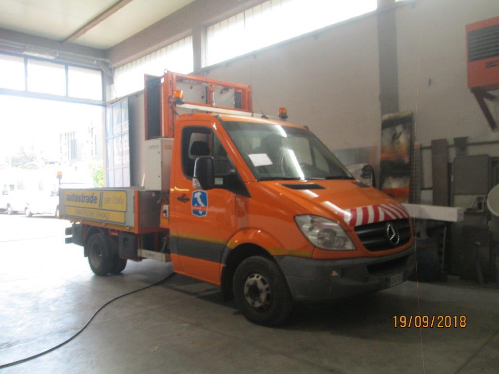 verniciatura  furgone arancione