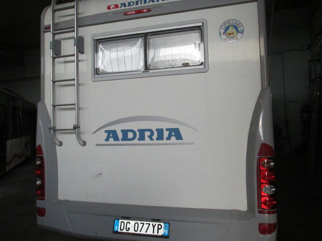 Riparazione foro parete