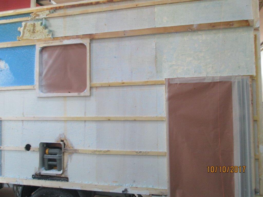 riparazione parete camper