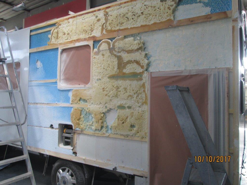 riparazione parete camper