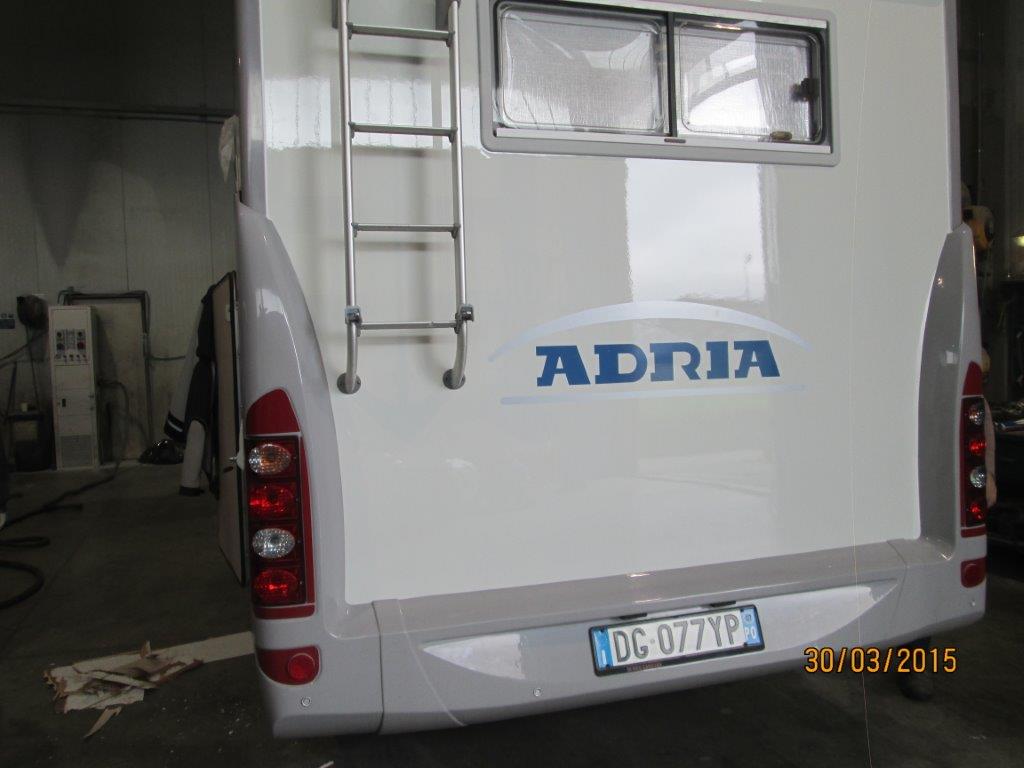 Riparazione foro parete