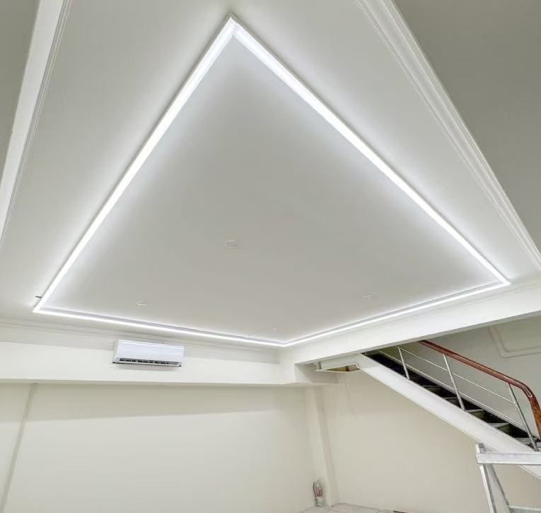 Diagram of a 600mm long linear light fixture, 50mm wide and 33mm thick, with measurements labeled.