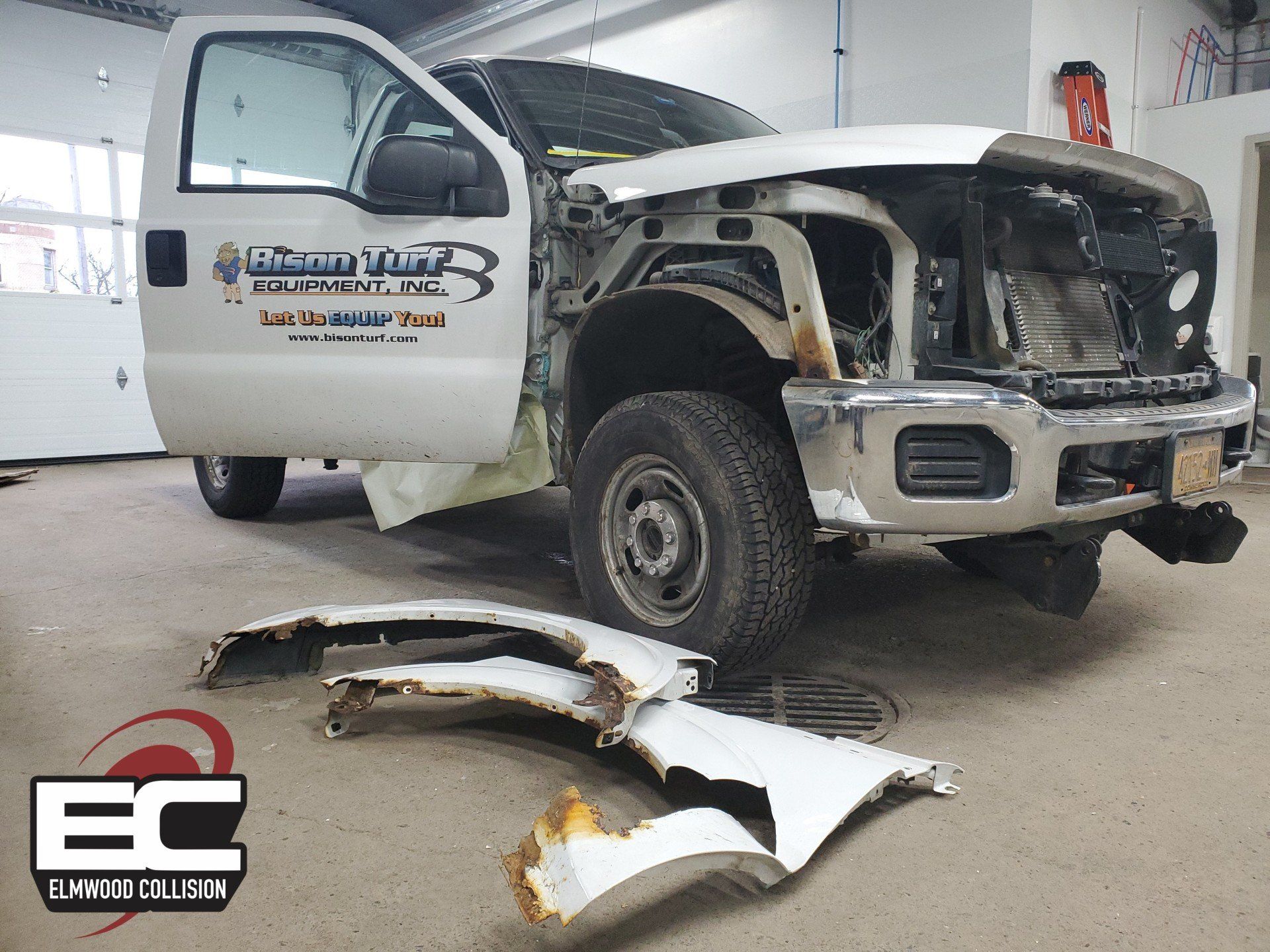 Damaged Fenders removed on F-250