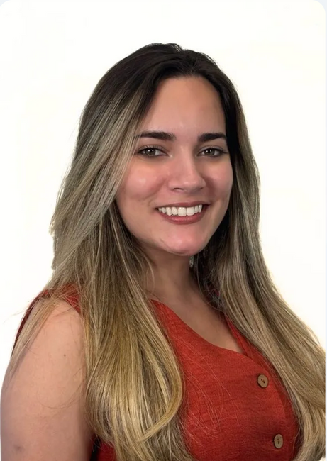 Esther Lira Headshot