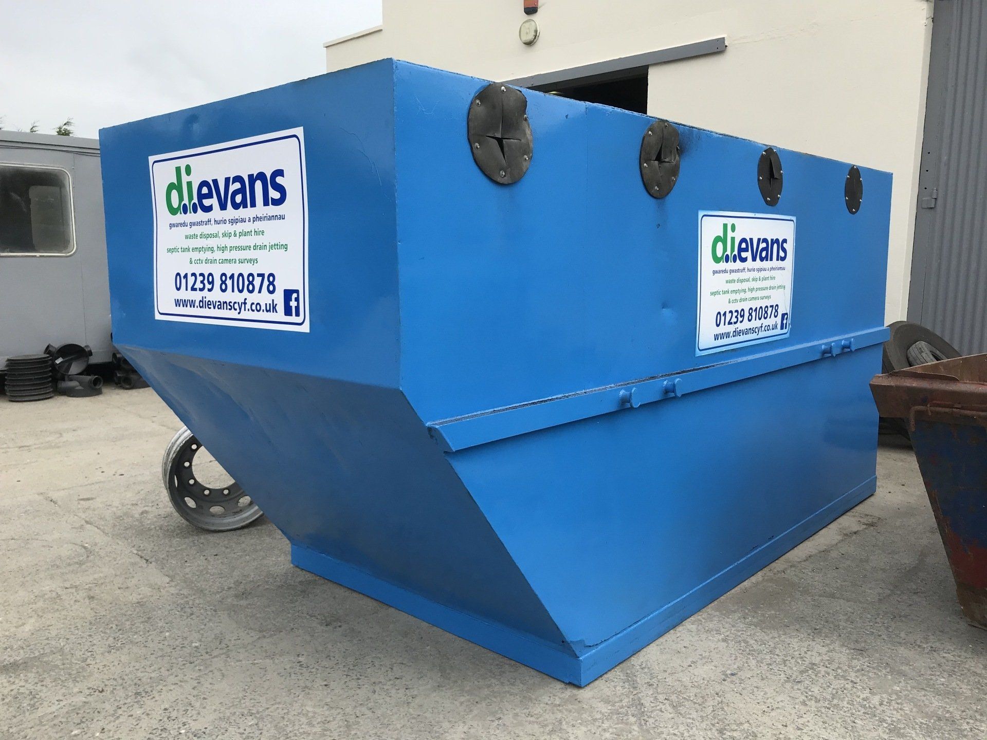 12 cubic metre skip lidded image
