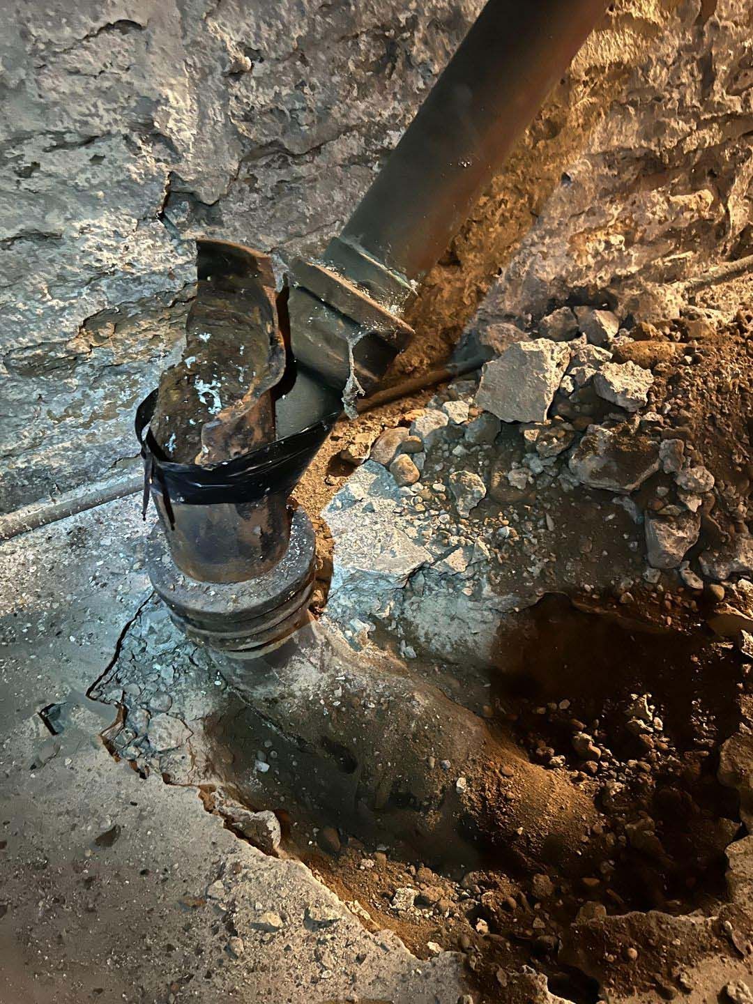 Before repairing the damage pipe — Farmersville, OH — Moore Sewer Services