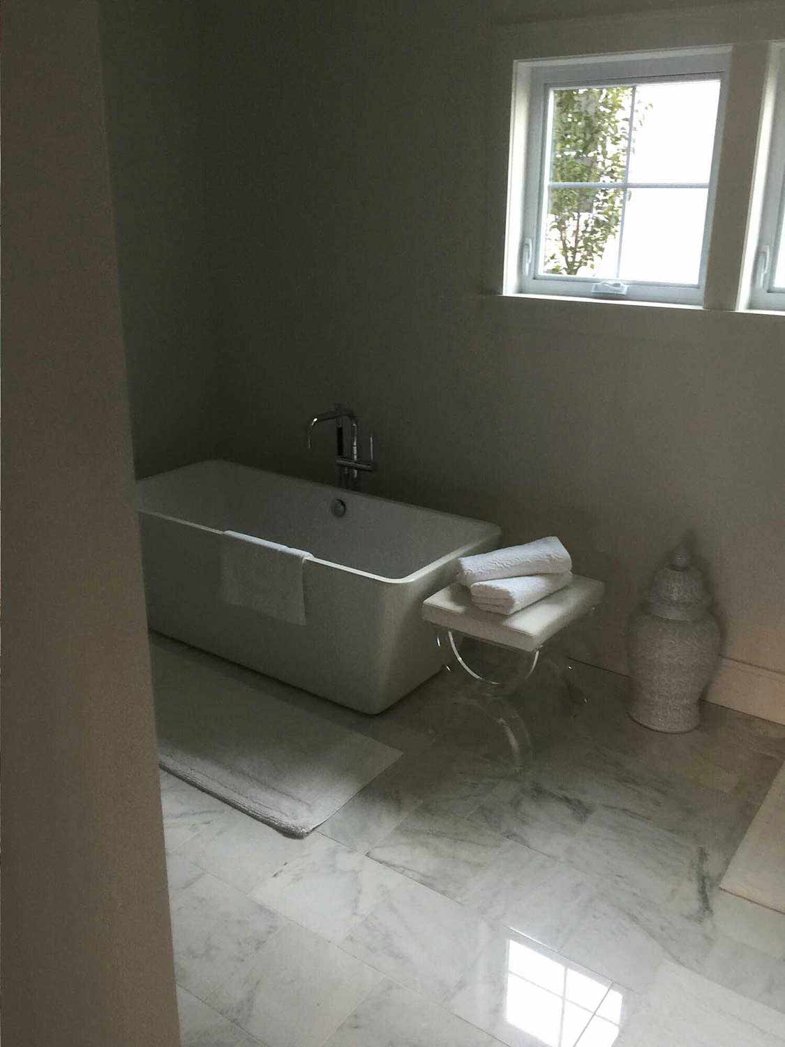 Heating Services — Bathroom with Bath Tub in Middletown, RI