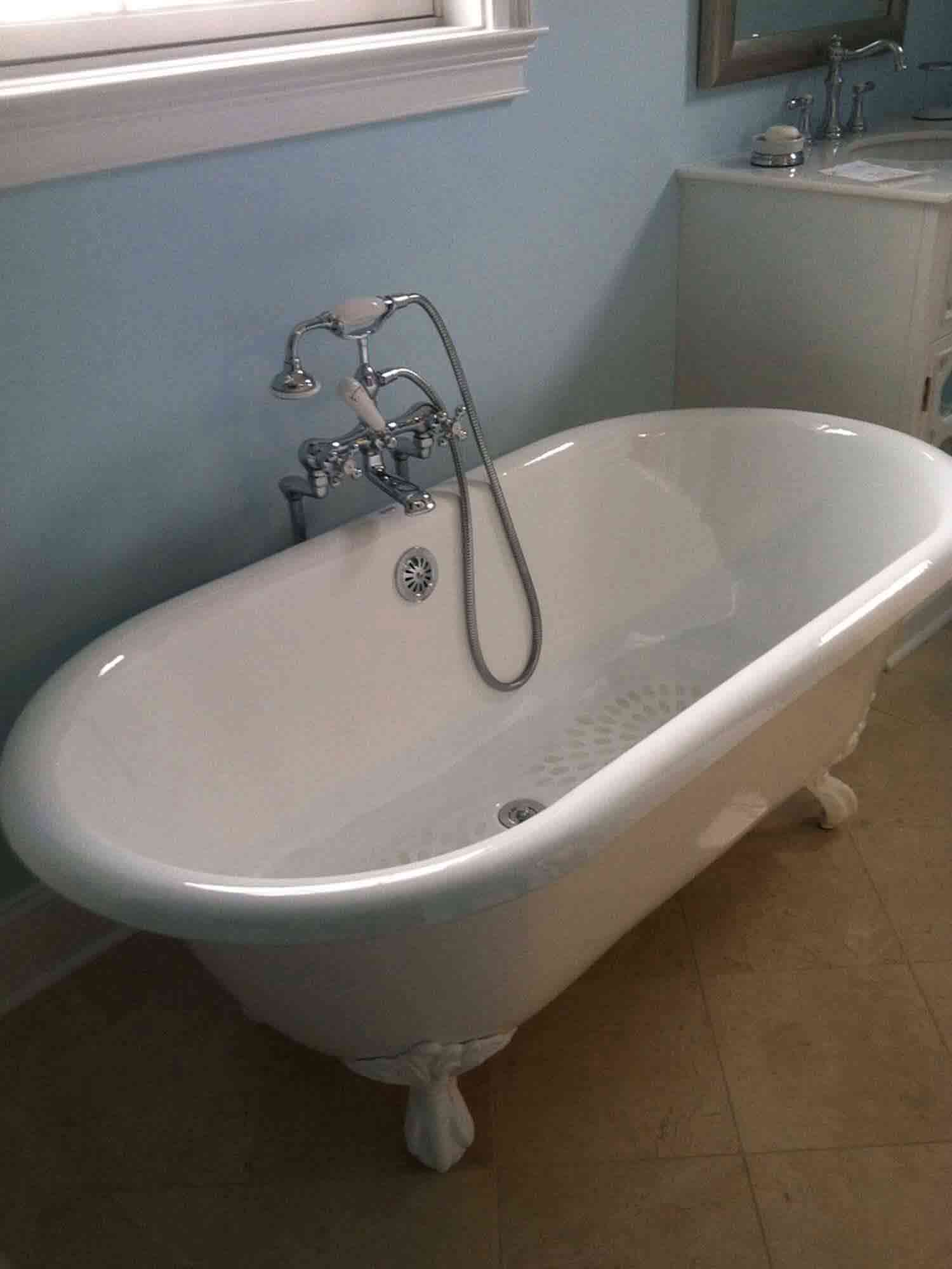 Heating — Bath Tub in the Bathroom in Middletown, RI