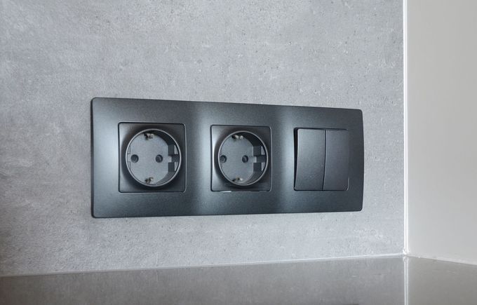 prese elettriche placche Ferramenta a Castelverde (RM)