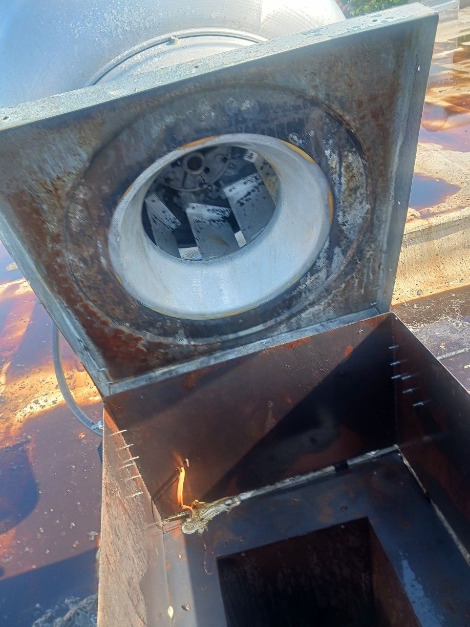 A close up of a metal object with a hole in the middle.