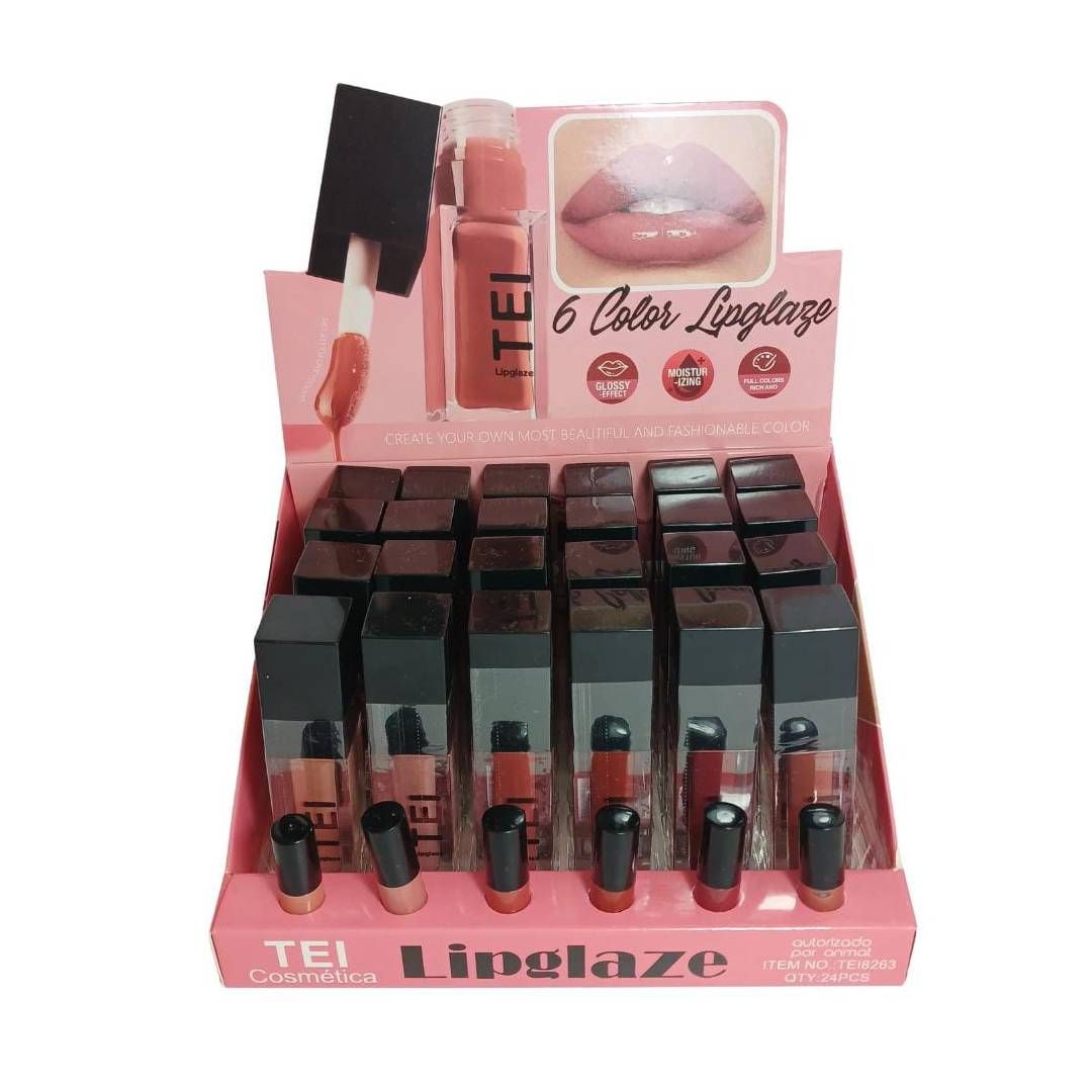 Expositor de pintalabios. Envase rosa y negro, varios tonos. Ilustración de labios en la parte superior.