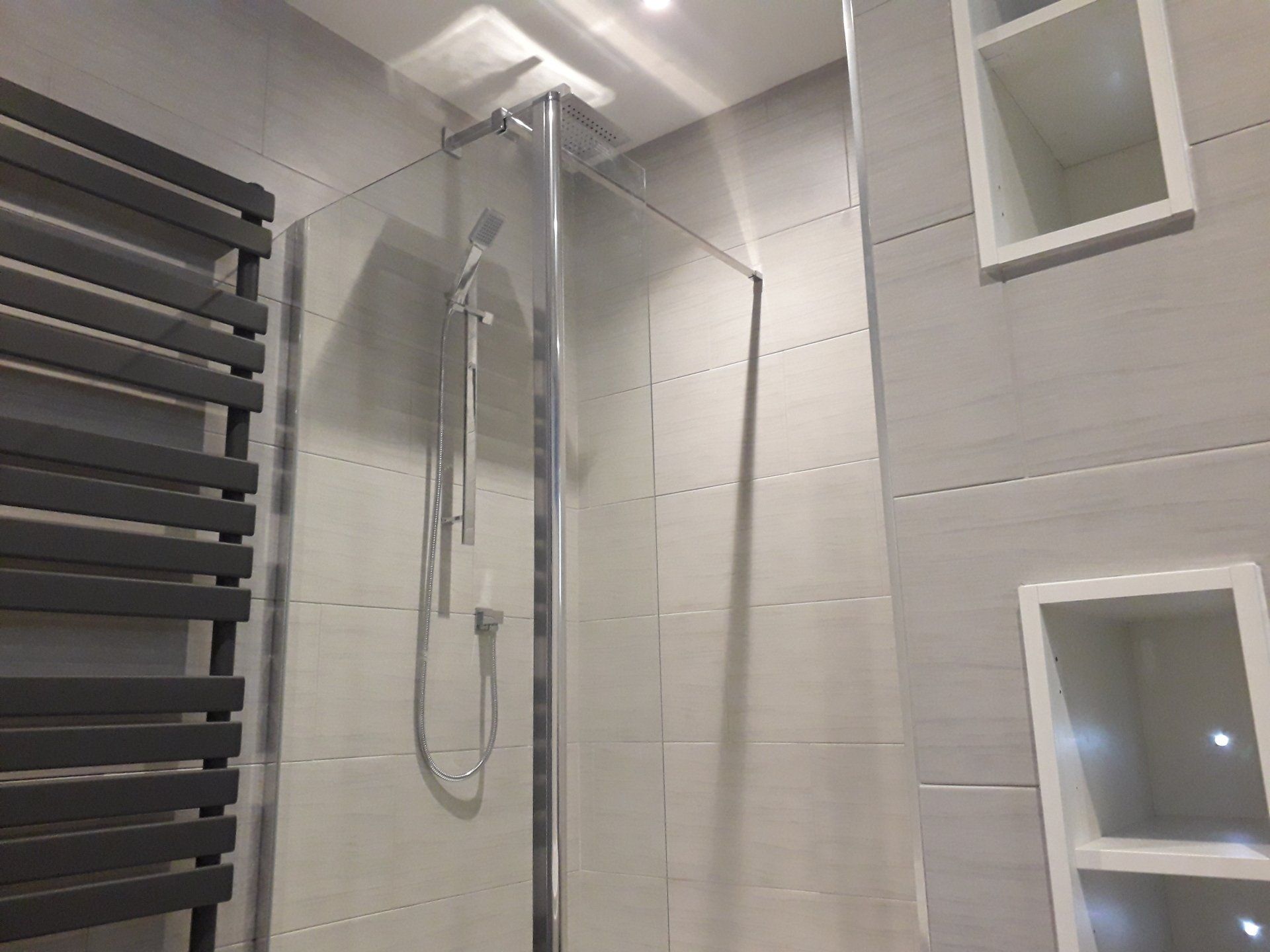 #cascata, #morpeth, #northumberland, #kitcheninstaller, #bathroominstaller, #bathroom, #anthracitetowelradiator, #bespokeniche, #LEDNiche, #walkinshower, #towelniche