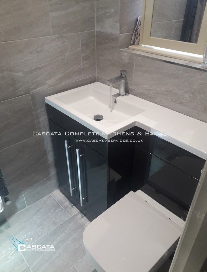 #cascata, #morpeth, #northumberland, #kitcheninstaller, #bathroominstaller, #bathroom, #anthracite, #combinationvanityunit, #KVIT, #towelradiator
