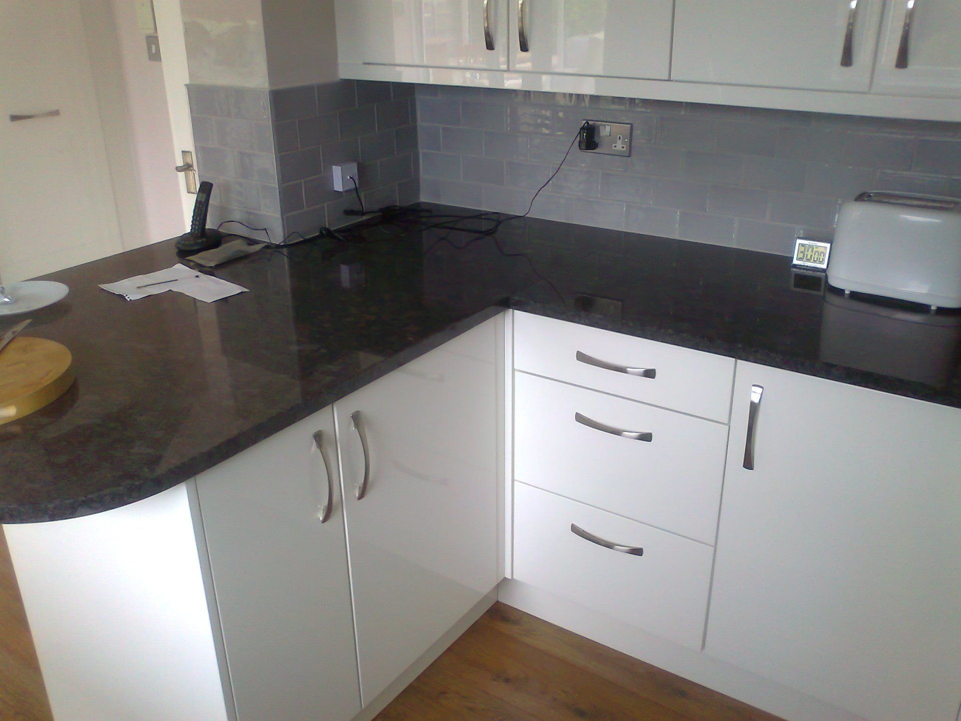 kitchen gloss white granite worktop